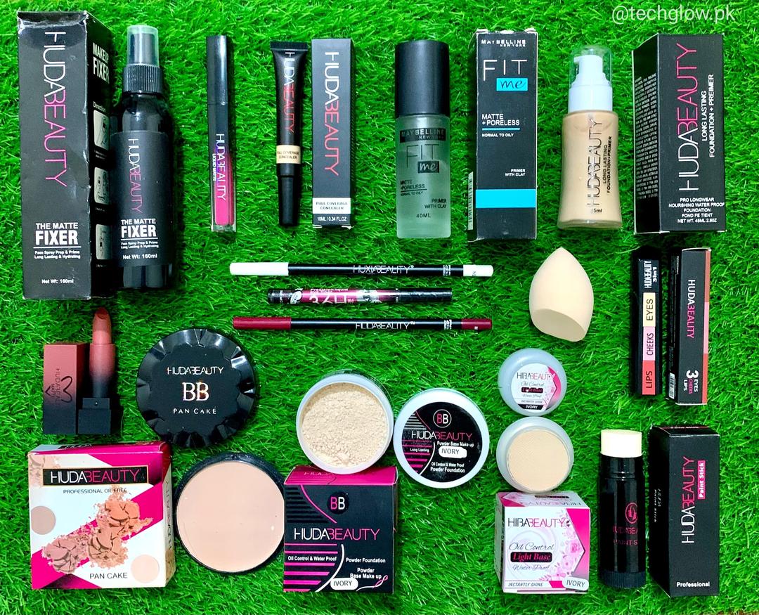 Huda Beauty 15 in 1 Makeup Deal
